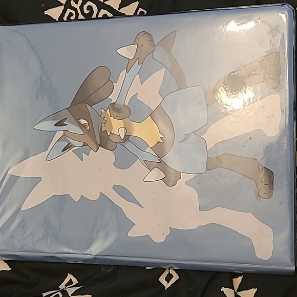Ultra pro Lucario Portfolio - Picture 1 of 4
